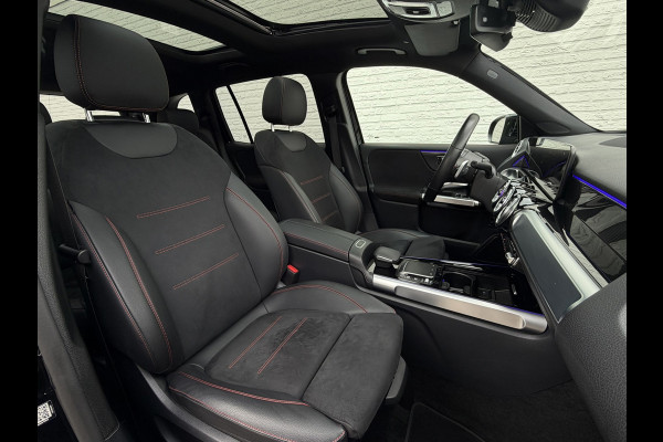 Mercedes-Benz Glb 180 AMG Line 7p Matrix Automaat Head up Massage Memory seats Adapt Cruise Clima Stoelverwarming Carplay Camera