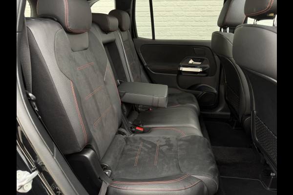 Mercedes-Benz Glb 180 AMG Line 7p Matrix Automaat Head up Massage Memory seats Adapt Cruise Clima Stoelverwarming Carplay Camera