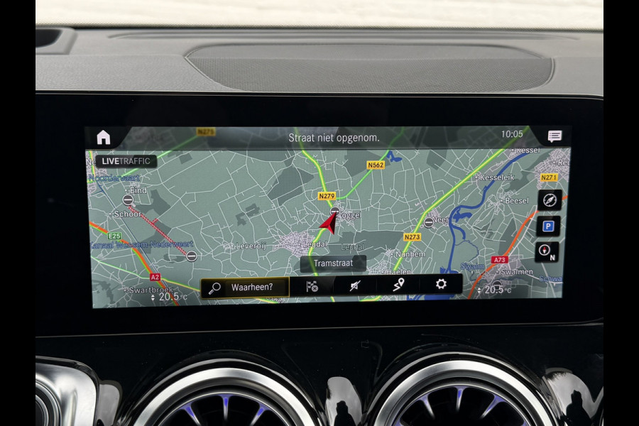 Mercedes-Benz Glb 180 AMG Line 7p Matrix Automaat Head up Massage Memory seats Adapt Cruise Clima Stoelverwarming Carplay Camera