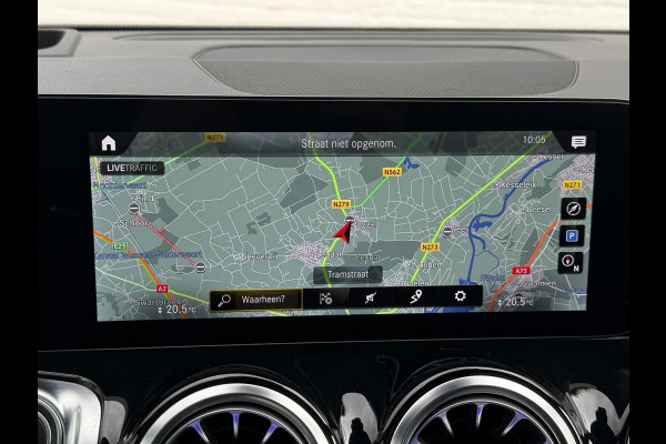 Mercedes-Benz Glb 180 AMG Line 7p Matrix Automaat Head up Massage Memory seats Adapt Cruise Clima Stoelverwarming Carplay Camera