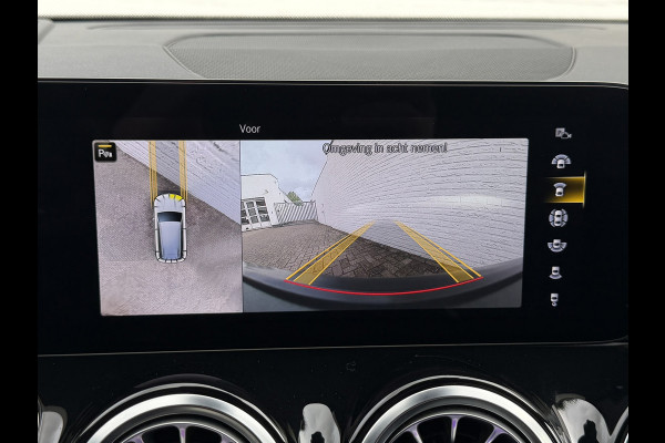 Mercedes-Benz Glb 180 AMG Line 7p Matrix Automaat Head up Massage Memory seats Adapt Cruise Clima Stoelverwarming Carplay Camera