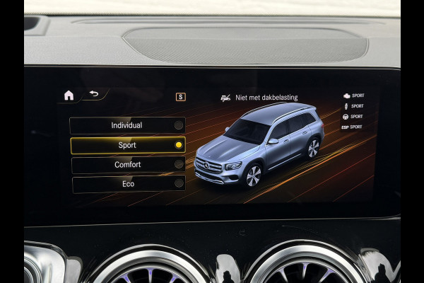 Mercedes-Benz Glb 180 AMG Line 7p Matrix Automaat Head up Massage Memory seats Adapt Cruise Clima Stoelverwarming Carplay Camera