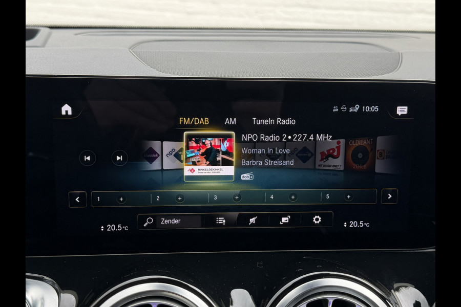 Mercedes-Benz Glb 180 AMG Line 7p Matrix Automaat Head up Massage Memory seats Adapt Cruise Clima Stoelverwarming Carplay Camera