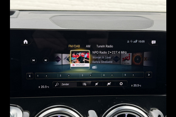Mercedes-Benz Glb 180 AMG Line 7p Matrix Automaat Head up Massage Memory seats Adapt Cruise Clima Stoelverwarming Carplay Camera