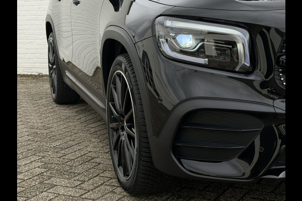 Mercedes-Benz Glb 180 AMG Line 7p Matrix Automaat Head up Massage Memory seats Adapt Cruise Clima Stoelverwarming Carplay Camera