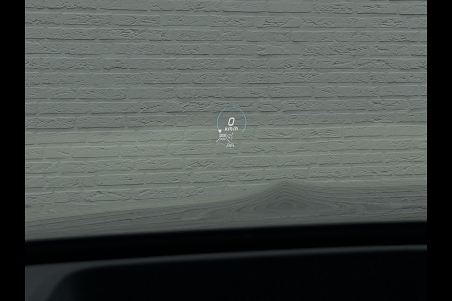 Mercedes-Benz Glb 180 AMG Line 7p Matrix Automaat Head up Massage Memory seats Adapt Cruise Clima Stoelverwarming Carplay Camera