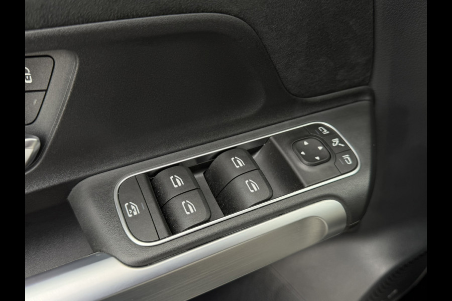 Mercedes-Benz Glb 180 AMG Line 7p Matrix Automaat Head up Massage Memory seats Adapt Cruise Clima Stoelverwarming Carplay Camera