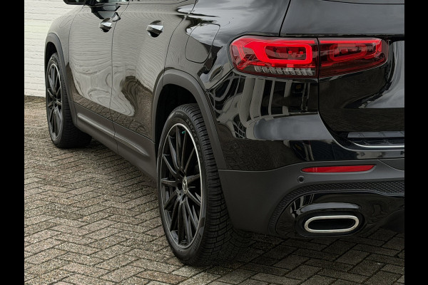 Mercedes-Benz Glb 180 AMG Line 7p Matrix Automaat Head up Massage Memory seats Adapt Cruise Clima Stoelverwarming Carplay Camera