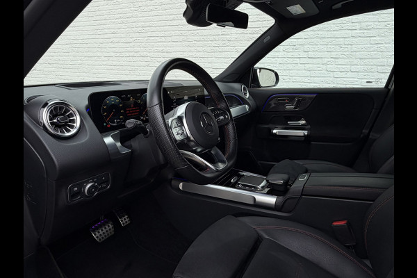 Mercedes-Benz Glb 180 AMG Line 7p Matrix Automaat Head up Massage Memory seats Adapt Cruise Clima Stoelverwarming Carplay Camera