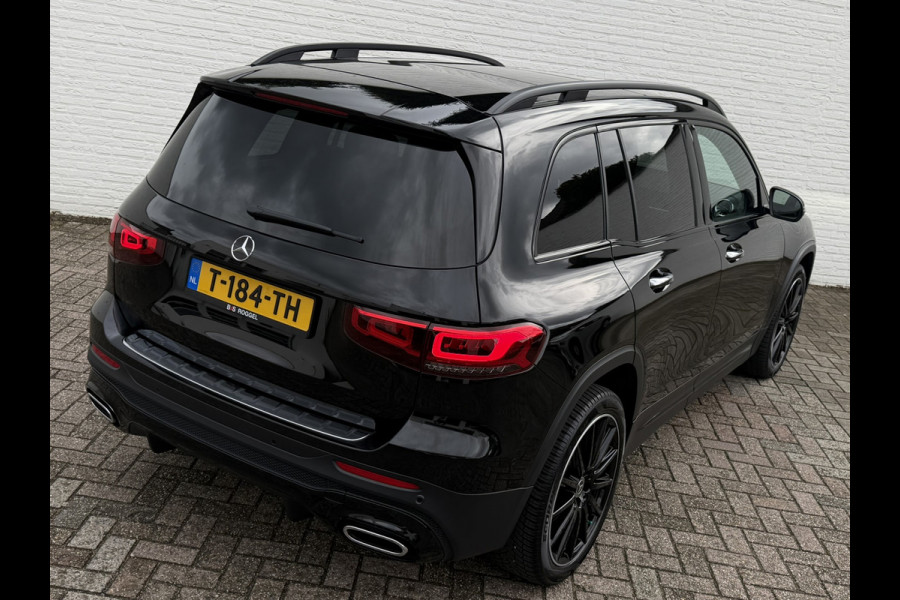 Mercedes-Benz Glb 180 AMG Line 7p Matrix Automaat Head up Massage Memory seats Adapt Cruise Clima Stoelverwarming Carplay Camera