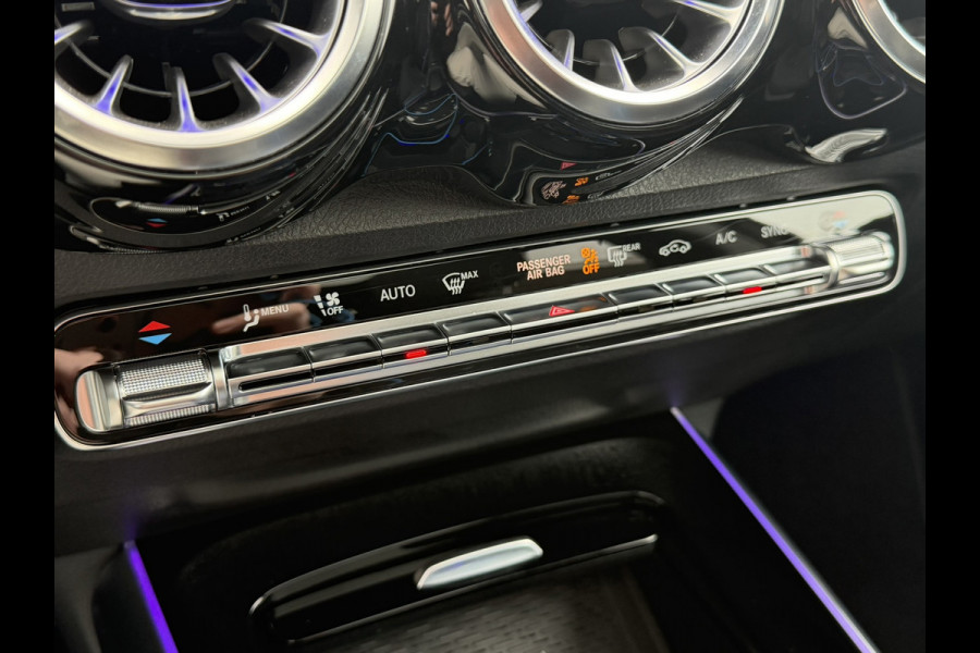 Mercedes-Benz Glb 180 AMG Line 7p Matrix Automaat Head up Massage Memory seats Adapt Cruise Clima Stoelverwarming Carplay Camera