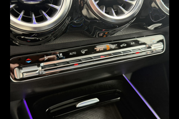Mercedes-Benz Glb 180 AMG Line 7p Matrix Automaat Head up Massage Memory seats Adapt Cruise Clima Stoelverwarming Carplay Camera