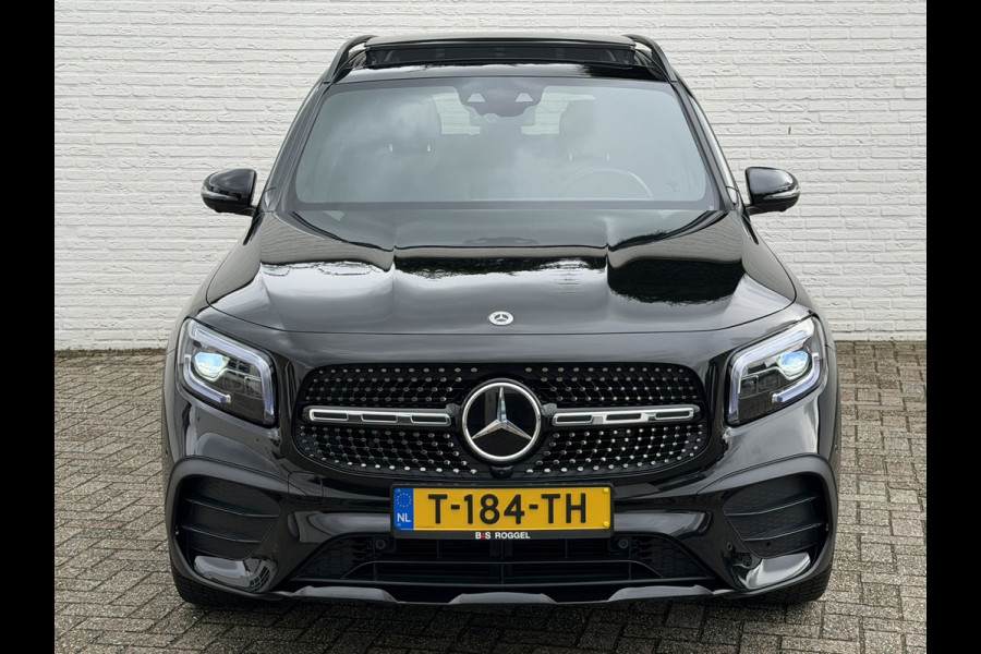 Mercedes-Benz Glb 180 AMG Line 7p Matrix Automaat Head up Massage Memory seats Adapt Cruise Clima Stoelverwarming Carplay Camera