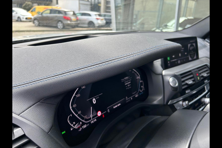 BMW X3 XDrive30e High Executive M-Tech Stoelen