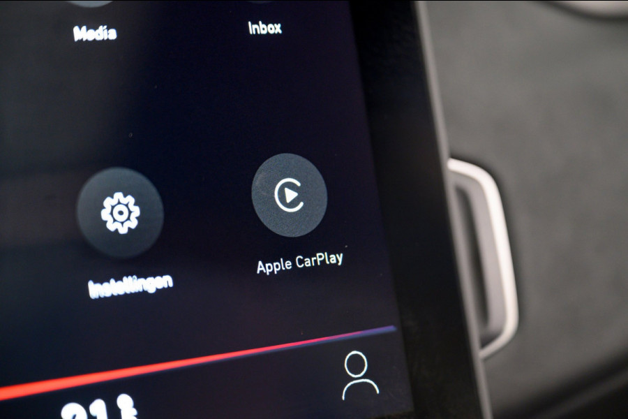 Lynk & Co 01 1.5 261PK Plug-in Hybrid *ZWARTE HEMEL*Trekhaak* 360° Camera Pano/dak Apple/Carplay Adaptive/Cruise