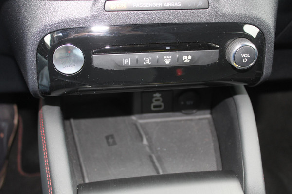 Ford Kuga 2.5 PHEV ST-Line | Trekhaak electrisch wegklapbaar | Winter Pack | Camera | Privacy Glass | Bellen voor bezichtiging