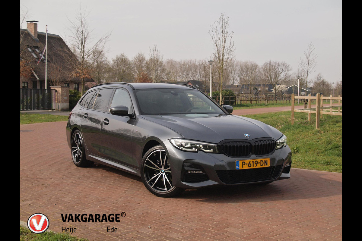 BMW 3 Serie Touring 318i Business Edition | M-pakket | Sfeerverlichting | Automaat | Apple Carplay | NL-Auto |