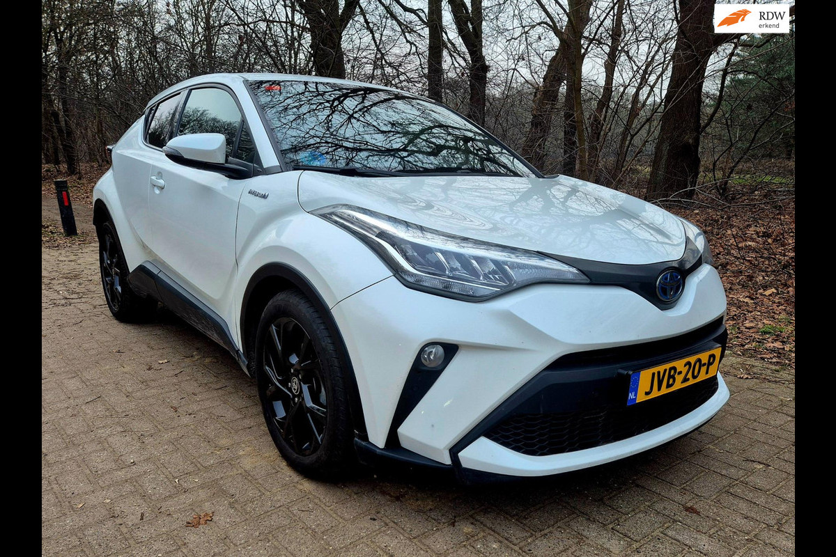 Toyota C-HR 1.8 Hybrid Dynamic . Camera. 18 inch . Apple carplay
