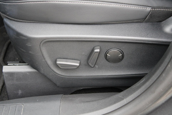 Ford Kuga 2.5 PHEV Titanium X |SCI|225pk | Winterpack | Elek. Achterklep | B&O Play | Half Leder | Michelin Cross Climate | 1.500kg Trekgewicht