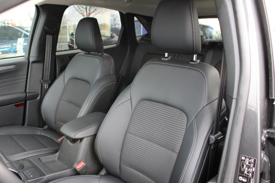 Ford Kuga 2.5 PHEV Titanium X |SCI|225pk | Winterpack | Elek. Achterklep | B&O Play | Half Leder | Michelin Cross Climate | 1.500kg Trekgewicht