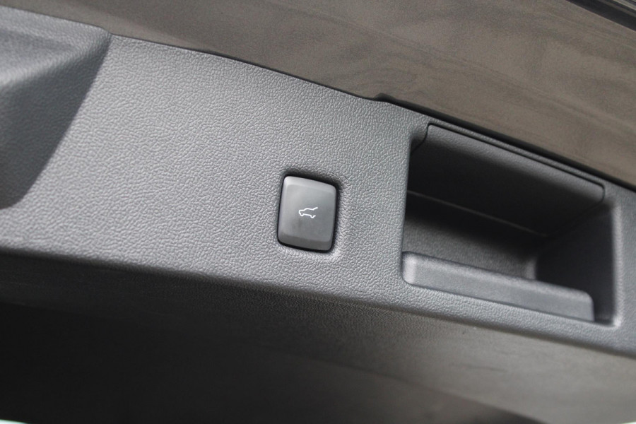 Ford Kuga 2.5 PHEV Titanium X |SCI|225pk | Winterpack | Elek. Achterklep | B&O Play | Half Leder | Michelin Cross Climate | 1.500kg Trekgewicht