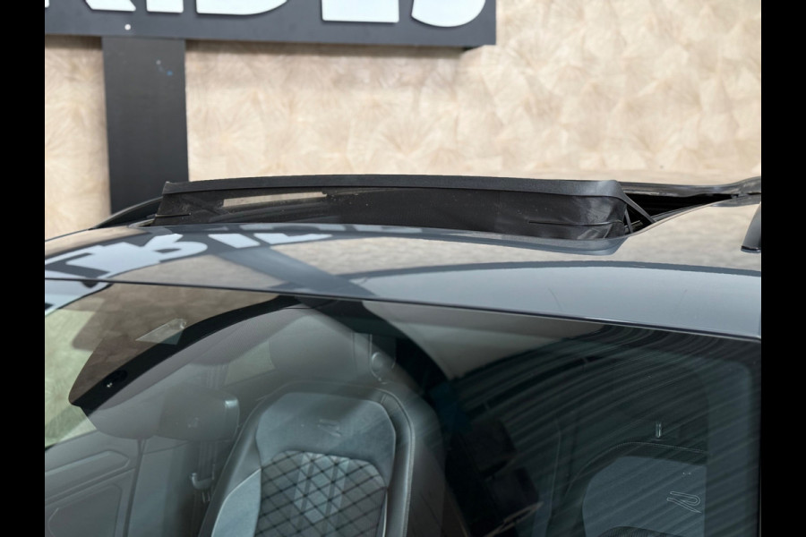 Volkswagen Tiguan 1.5 TSI Elegance | R line | Pano | Trekhaak | Stoel/Stuurverwarming | Carplay | Camera | Led