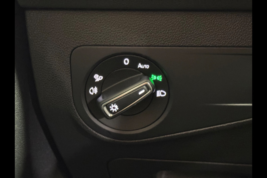 Volkswagen Tiguan 1.5 TSI Elegance | R line | Pano | Trekhaak | Stoel/Stuurverwarming | Carplay | Camera | Led