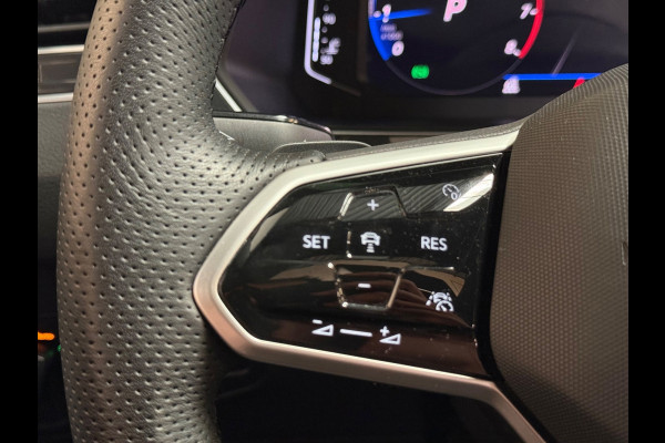 Volkswagen Tiguan 1.5 TSI Elegance | R line | Pano | Trekhaak | Stoel/Stuurverwarming | Carplay | Camera | Led