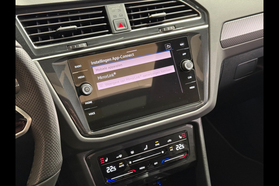 Volkswagen Tiguan 1.5 TSI Elegance | R line | Pano | Trekhaak | Stoel/Stuurverwarming | Carplay | Camera | Led