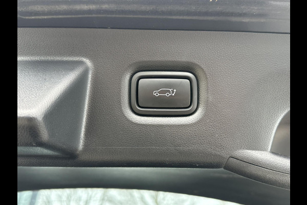 Hyundai IONIQ 5 Lounge 73kWh VAN: 30.900,- VOOR: 28.877,- UW LENTEVOORDEEL: 2.023,- | 100% SOH | AFNEEMBARE TREKHAAK| STOELVERWARMING + VENTILATIE| 360 CAMERA| HEAD-UP DISPLAY| ZONNEPANELENDAK |