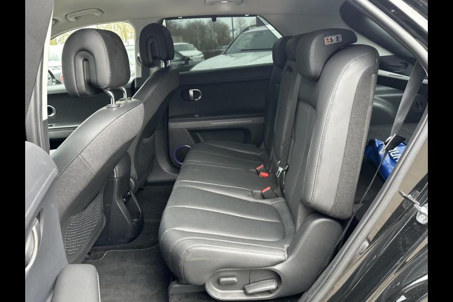 Hyundai IONIQ 5 Lounge 73kWh VAN: 30.900,- VOOR: 28.877,- UW LENTEVOORDEEL: 2.023,- | 100% SOH | AFNEEMBARE TREKHAAK| STOELVERWARMING + VENTILATIE| 360 CAMERA| HEAD-UP DISPLAY| ZONNEPANELENDAK |