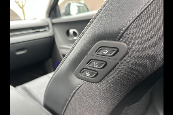 Hyundai IONIQ 5 Lounge 73kWh VAN: 30.900,- VOOR: 28.877,- UW LENTEVOORDEEL: 2.023,- | 100% SOH | AFNEEMBARE TREKHAAK| STOELVERWARMING + VENTILATIE| 360 CAMERA| HEAD-UP DISPLAY| ZONNEPANELENDAK |