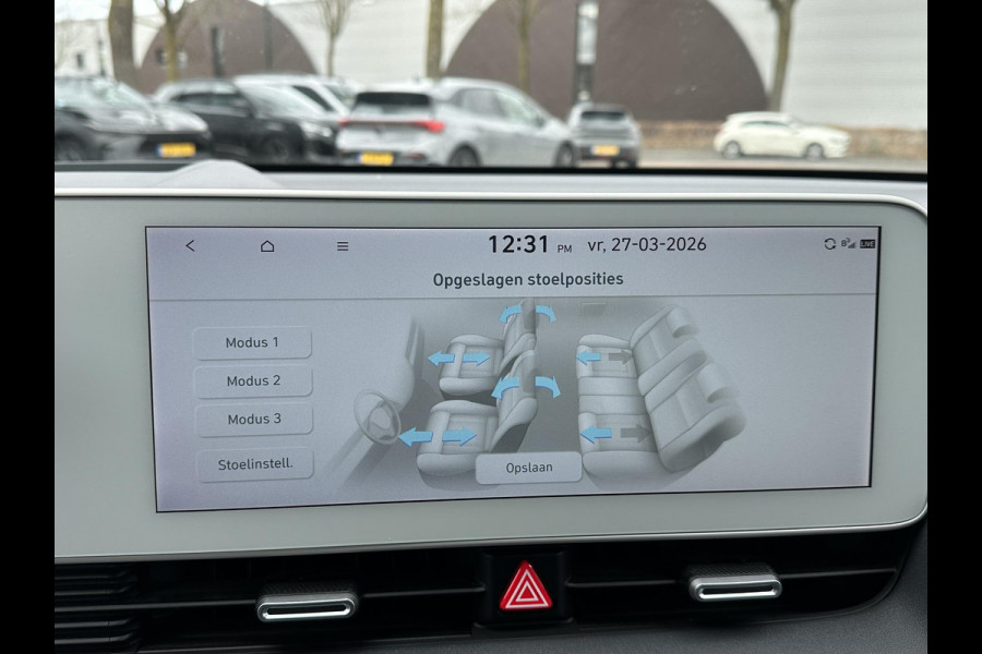 Hyundai IONIQ 5 Lounge 73kWh VAN: 30.900,- VOOR: 28.877,- UW LENTEVOORDEEL: 2.023,- | 100% SOH | AFNEEMBARE TREKHAAK| STOELVERWARMING + VENTILATIE| 360 CAMERA| HEAD-UP DISPLAY| ZONNEPANELENDAK |