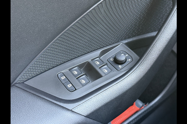 Škoda Octavia 1.0 e-TSI Business Edition | Draadloze lader | Carplay