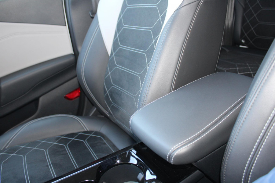 Ford Puma Gen-E Premium 44 kWh 168pk | Driver Assistance Pack | Winterpack | Panoramadak