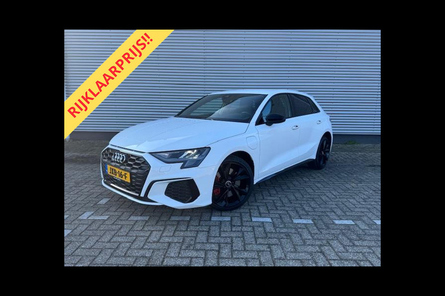 Audi A3 Sportback 45 TFSI e S Black edition Competition,Stoelverwarming,Carplay,Sportstoelen,