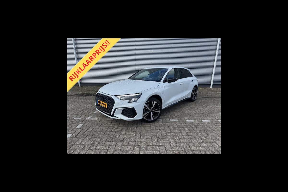 Audi A3 Sportback 40 TFSI e Edition S-line,Leder/Alcantara,Virtueel/Camera,Carplay,Navigatie,Cruisecontrol