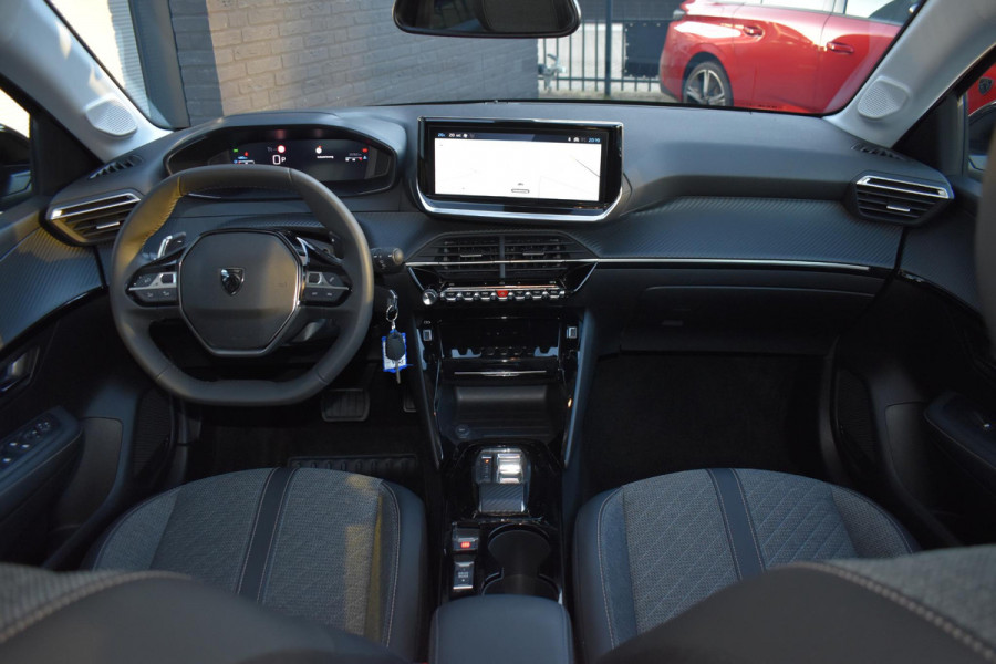 Peugeot 208 1.2 PureTech 100 PK Aut Allure | Carplay | Navi | PDC | Incl. garantie