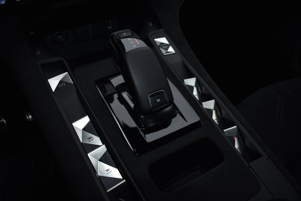 DS 7 Crossback 1.6 PureTech 180PK Aut. Performance Line+ | Navi | LED | Camera | Incl. garantie