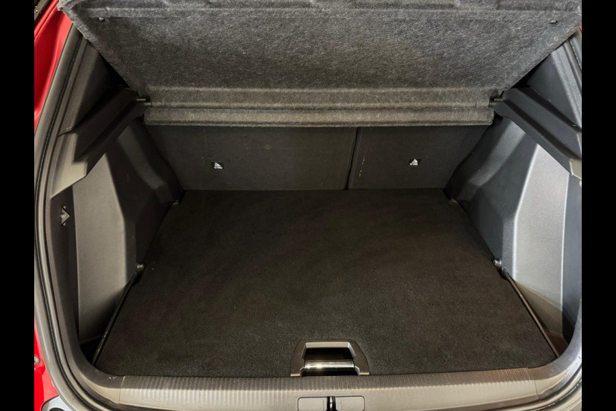 Peugeot 2008 1.2 PureTech 130PK Allure Pack | Carplay | Camera | 3D Dashb. | Stoelverw. | Incl. garantie