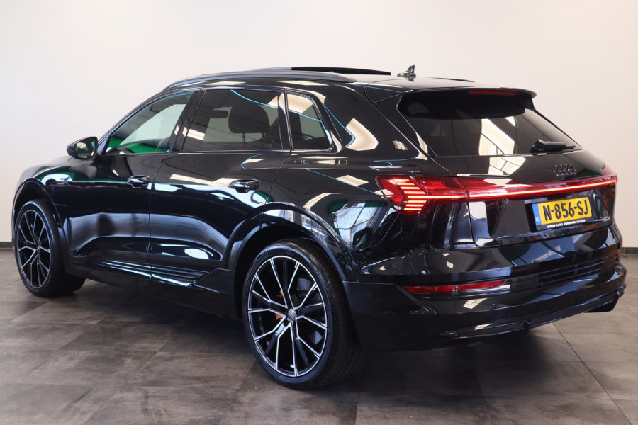 Audi e-tron 55 quattro S edition 95 kWh Panoramadak Memory 22'' ! 2e Paasdag geopend van 12.00 tot 17:00u !