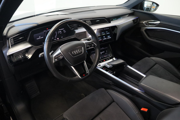 Audi e-tron 55 quattro S edition 95 kWh Panoramadak Memory 22'' ! 2e Paasdag geopend van 12.00 tot 17:00u !