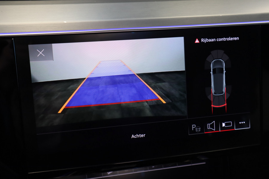 Audi e-tron 55 quattro S edition 95 kWh Panoramadak Memory 22'' ! 2e Paasdag geopend van 12.00 tot 17:00u !