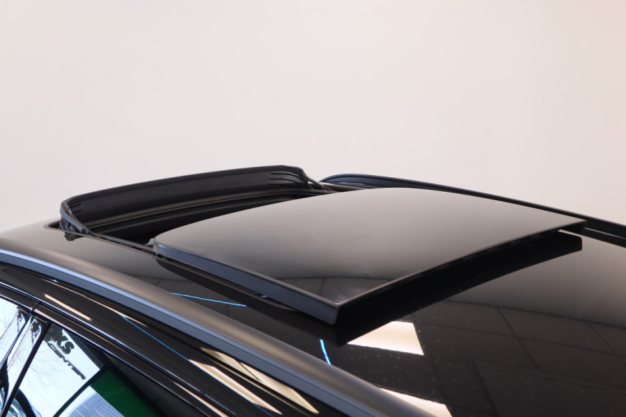 Audi e-tron 55 quattro S edition 95 kWh Panoramadak Memory 22'' ! 2e Paasdag geopend van 12.00 tot 17:00u !