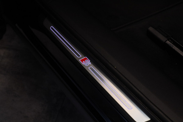 Audi e-tron 55 quattro S edition 95 kWh Panoramadak Memory 22'' ! 2e Paasdag geopend van 12.00 tot 17:00u !