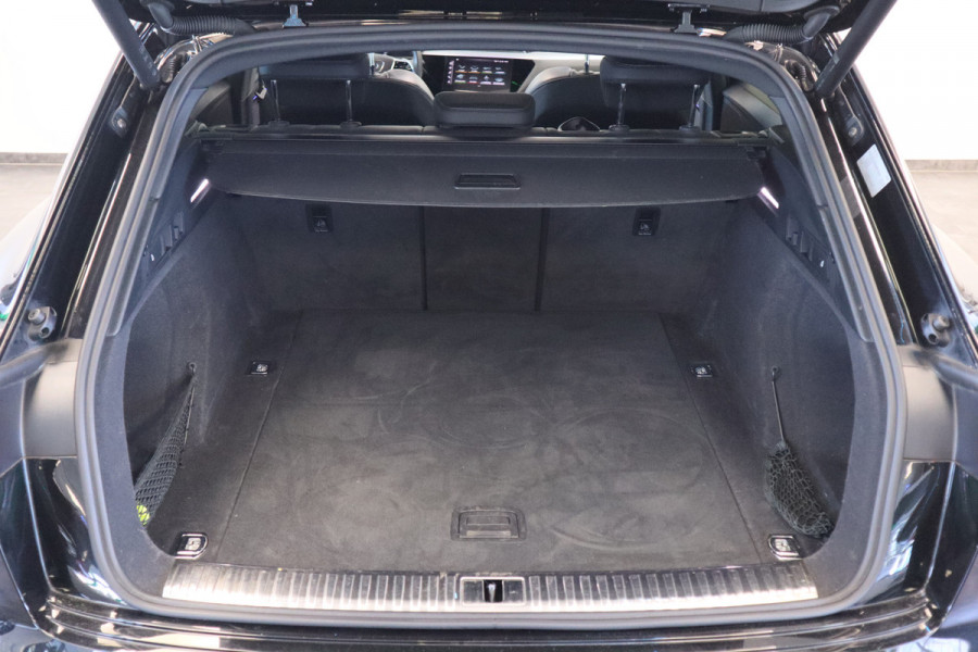 Audi e-tron 55 quattro S edition 95 kWh Panoramadak Memory 22'' ! 2e Paasdag geopend van 12.00 tot 17:00u !