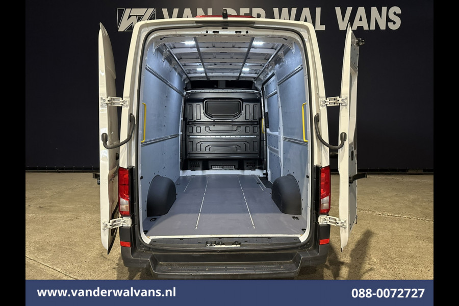 Volkswagen Crafter 2.0 TDI 177pk L3H3 L2H2 Euro6 Airco | Camera | Navigatie | Apple Carplay | Cruisecontrol Android Auto, Chauffeursstoel, 3000kg trekvermogen, Massagestoel