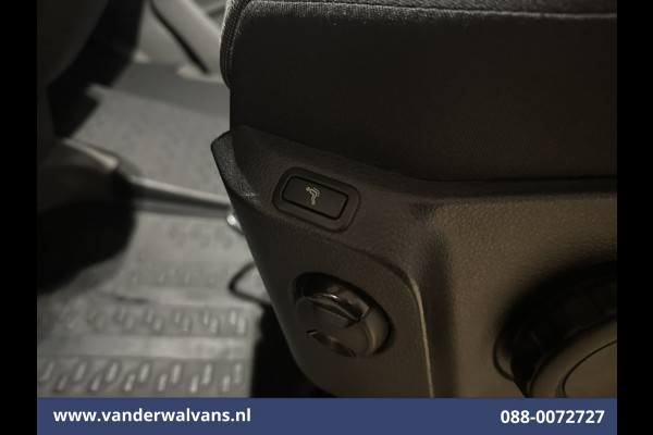 Volkswagen Crafter 2.0 TDI 177pk L3H3 L2H2 Euro6 Airco | Camera | Navigatie | Apple Carplay | Cruisecontrol Android Auto, Chauffeursstoel, 3000kg trekvermogen, Massagestoel
