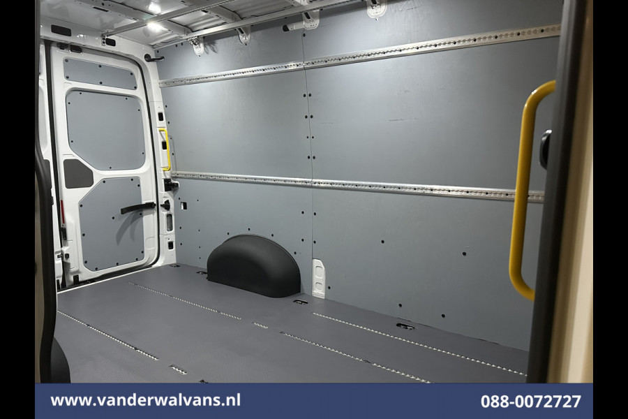 Volkswagen Crafter 2.0 TDI 177pk L3H3 L2H2 Euro6 Airco | Camera | Navigatie | Apple Carplay | Cruisecontrol Android Auto, Chauffeursstoel, 3000kg trekvermogen, Massagestoel