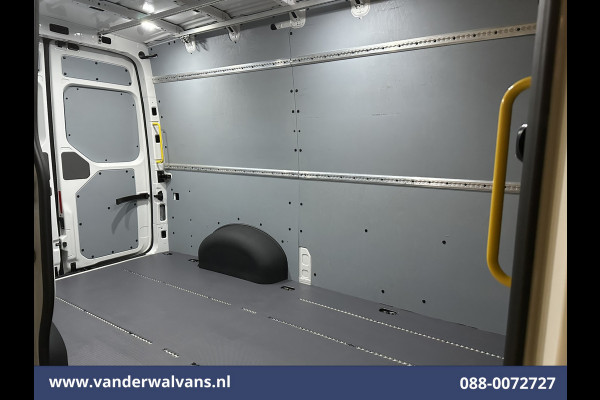 Volkswagen Crafter 2.0 TDI 177pk L3H3 L2H2 Euro6 Airco | Camera | Navigatie | Apple Carplay | Cruisecontrol Android Auto, Chauffeursstoel, 3000kg trekvermogen, Massagestoel